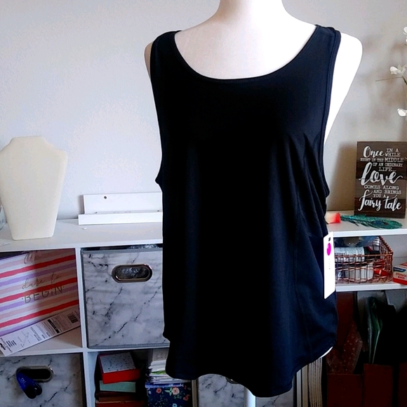 Yogalicious soft lightweight racerback tank - Picture 2 of 9